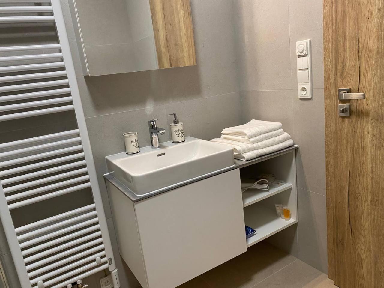 Hradec Králové Perla Hradce 302 아파트 외부 사진